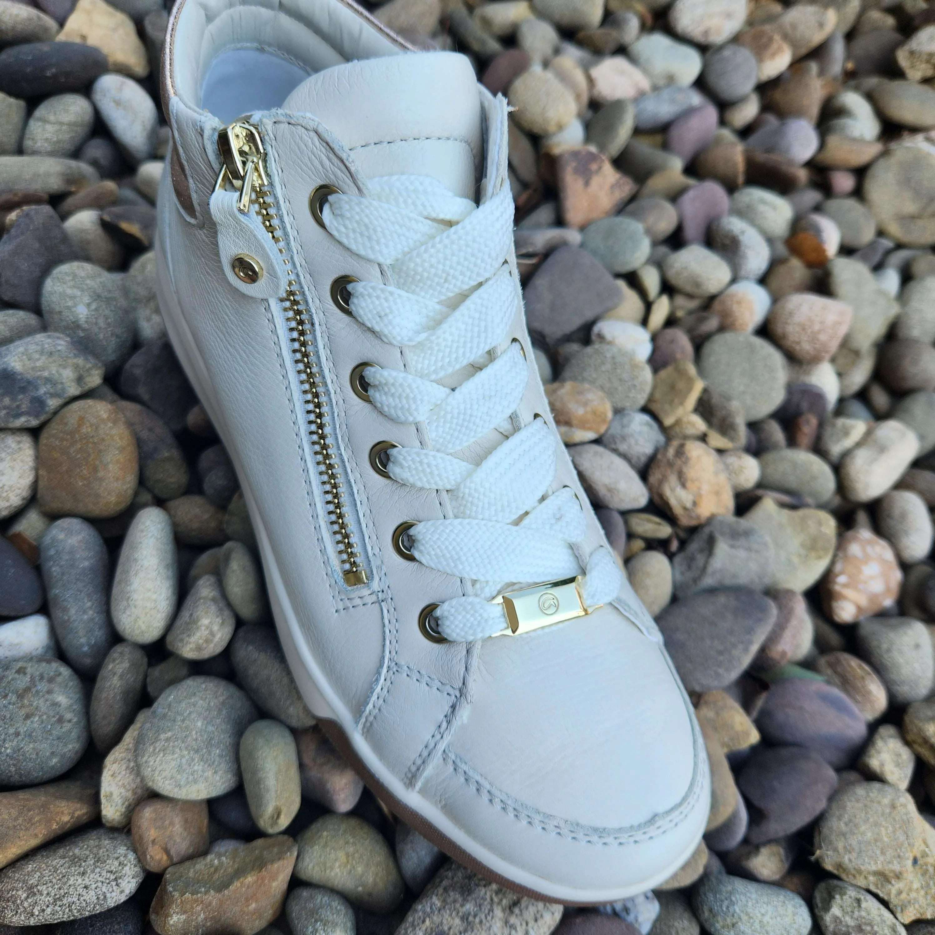 ARA  - Rei Cream High Top