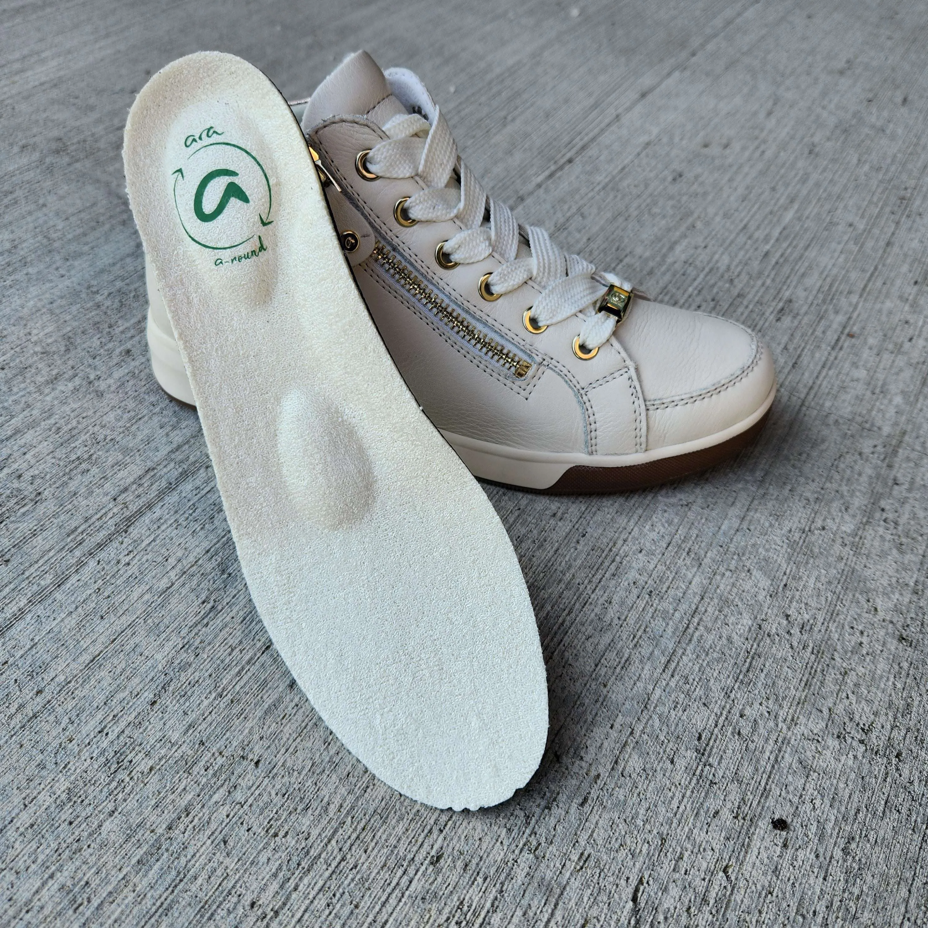 ARA  - Rei Cream High Top