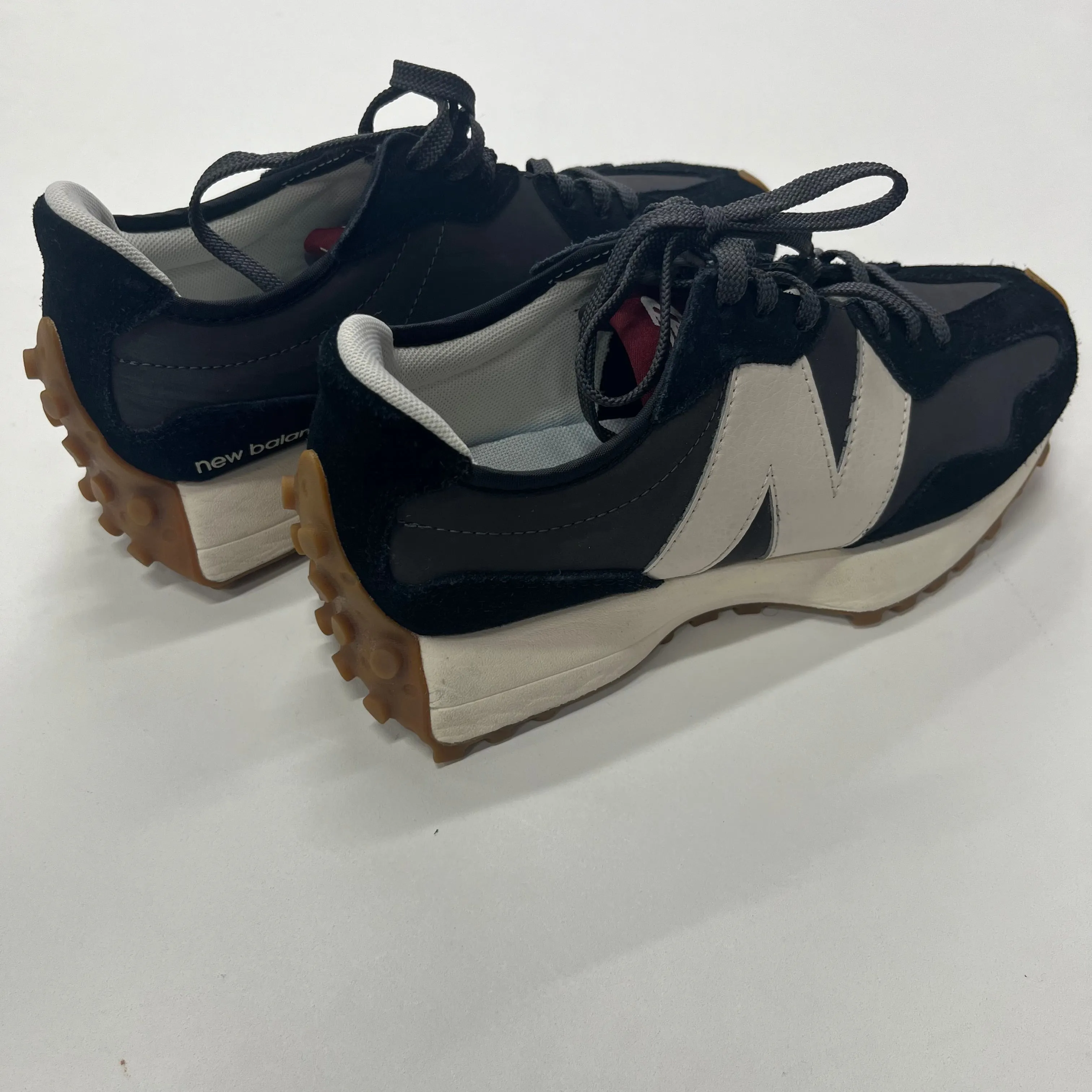 Black Shoes Athletic New Balance, Size 6.5