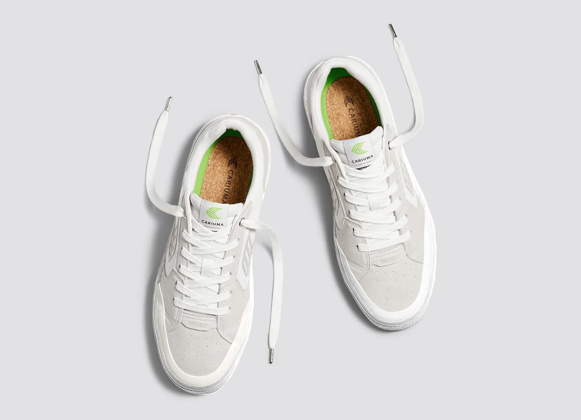 Cariuma Vallely PRO Vintage White Suede Sneaker