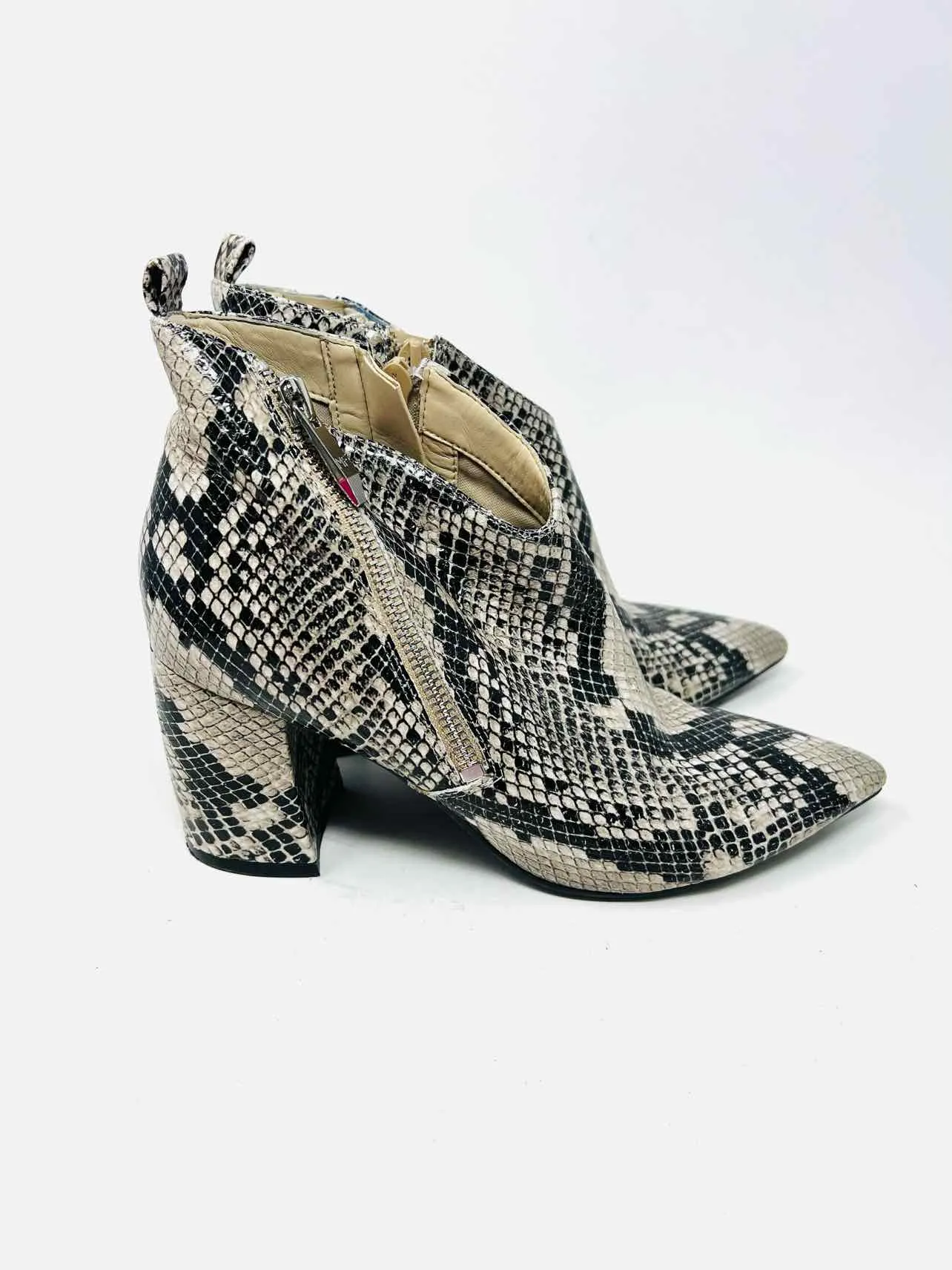 Marc Fisher Size 6 White/Black Reptile Shoes Ankle Boots