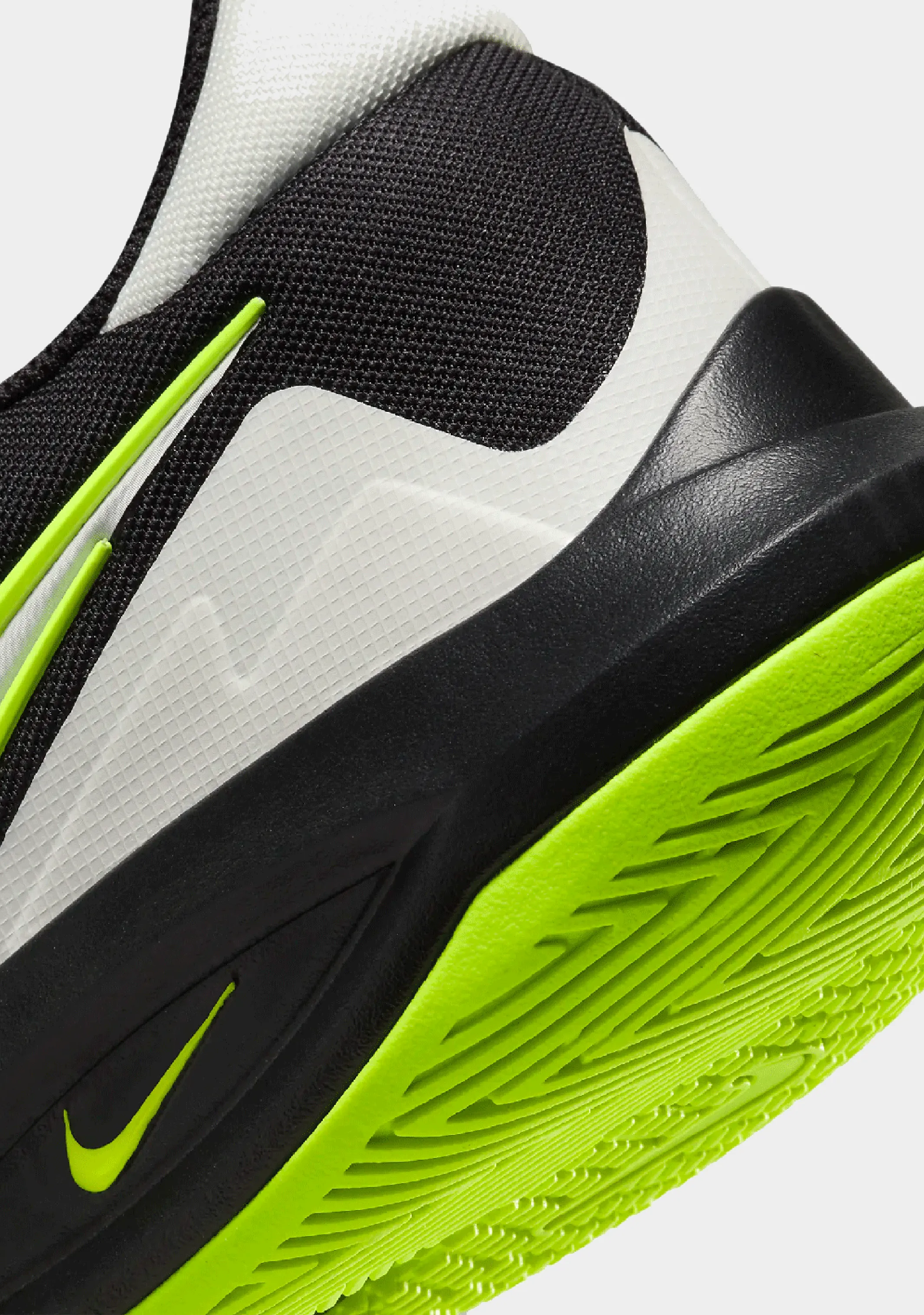 Nike Mens Precision 6 Basketball Shoe