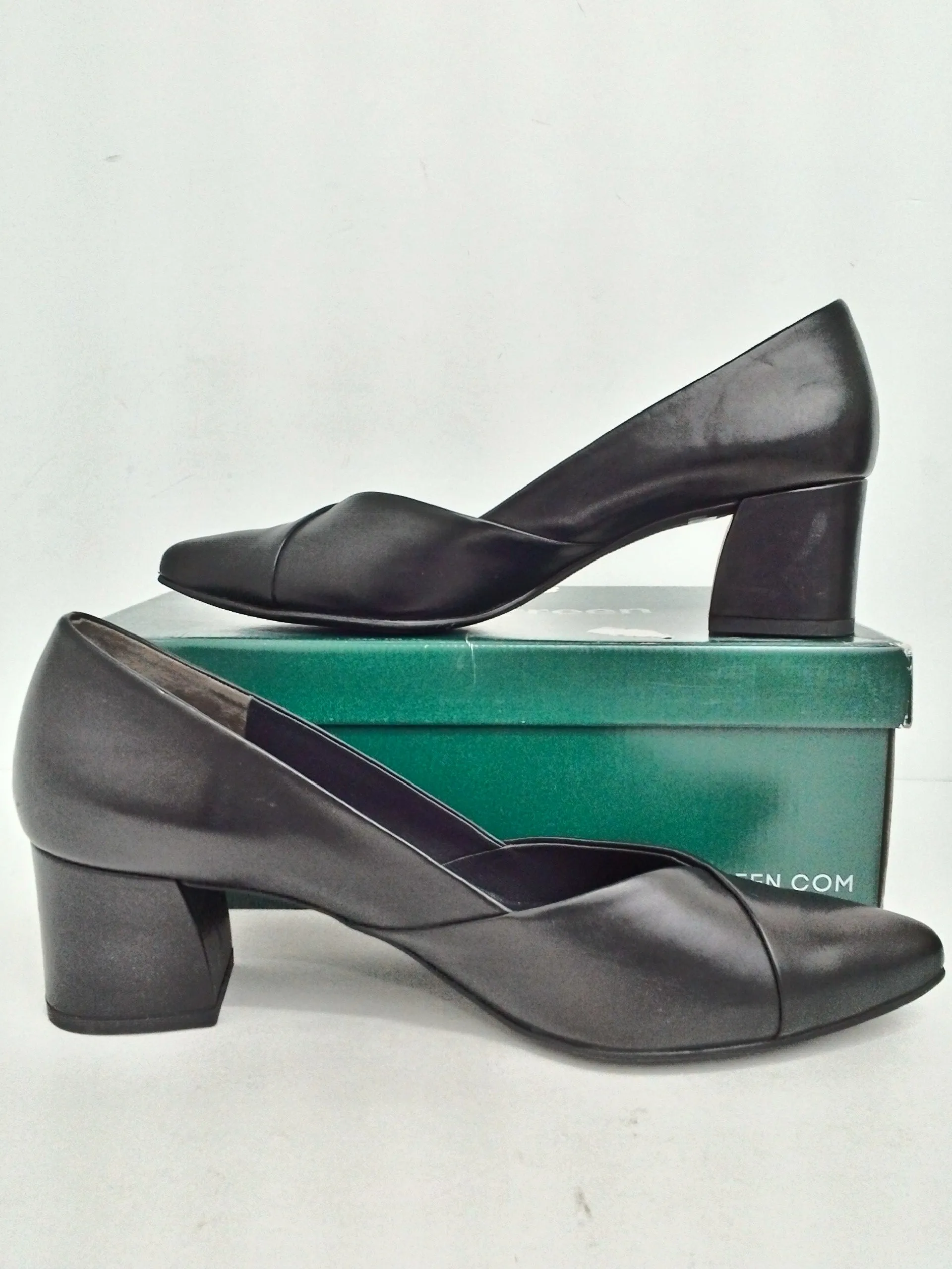 Paul Green Women's Brandy Pump Black Leather Size 9