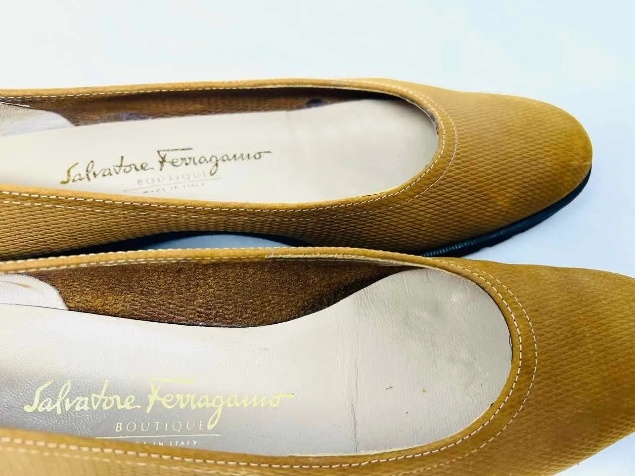 Salvatore Ferragamo Size 9.5 Tan Nubuck Shoes Flats