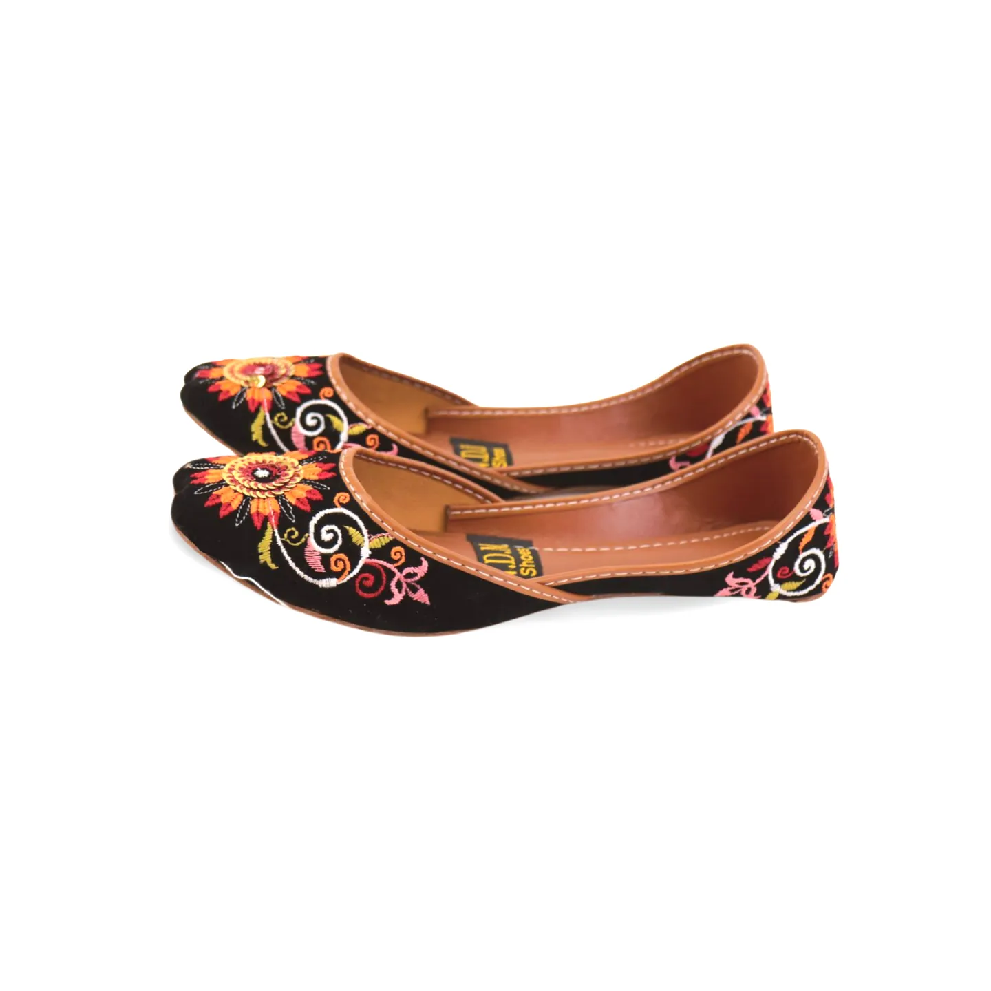 Shahi Punjabi Black Embroidered Khussa Jutti with Floral and Leaf Accents - 08Khu