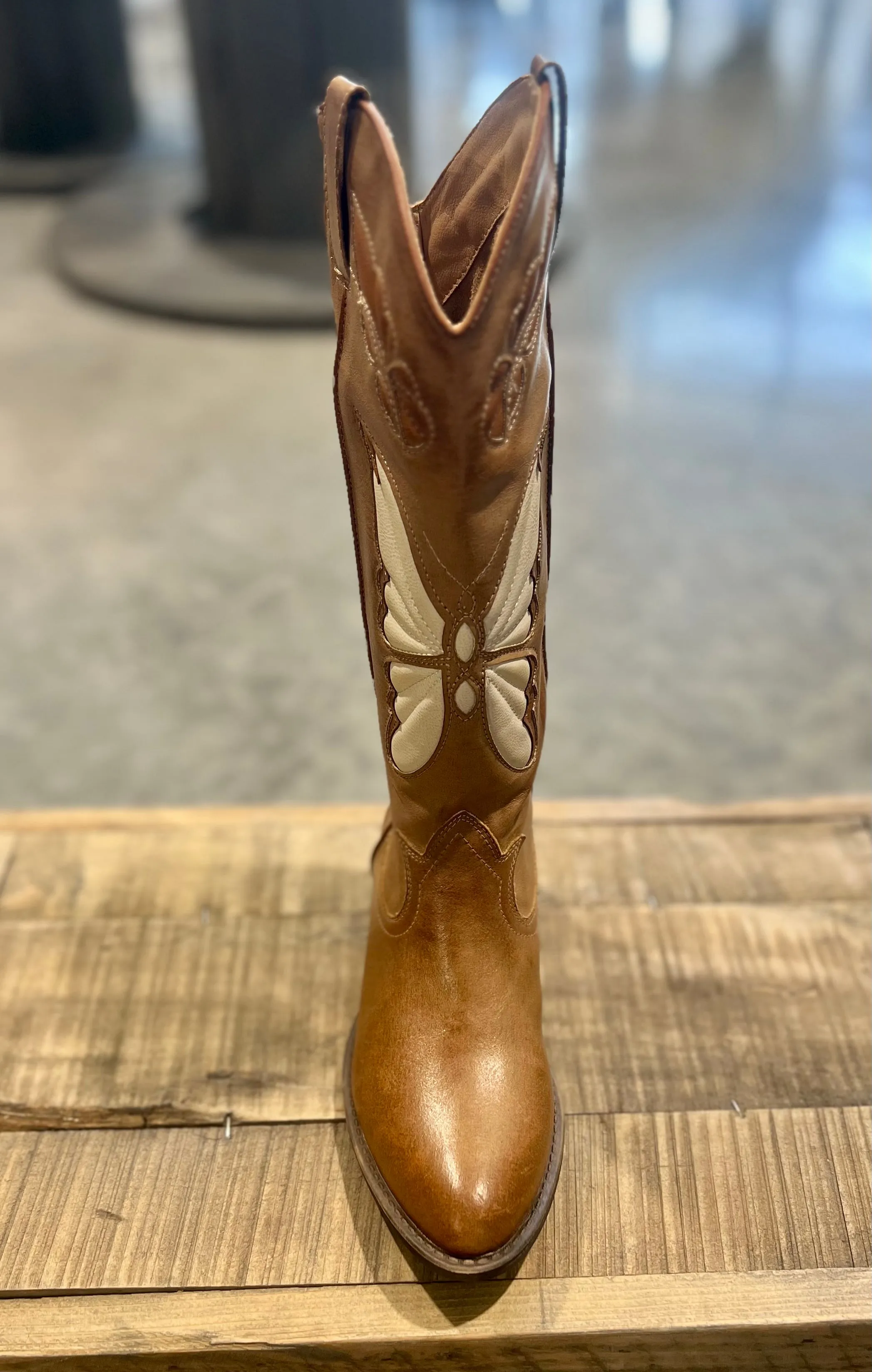The Mariposa Boot